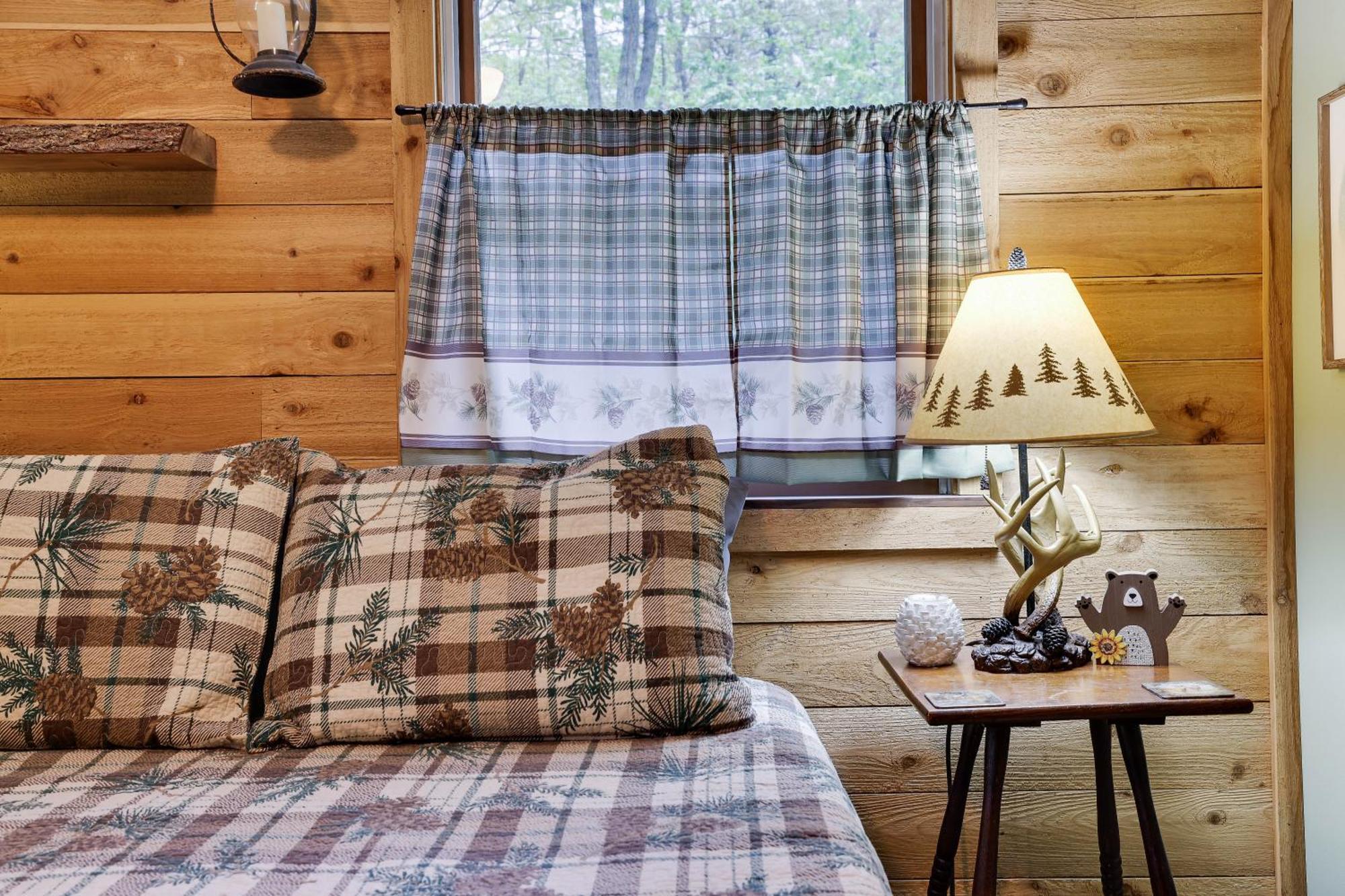 Serenity And Fun All In One In This Cozy Pocono Cabin Jim Thorpe Exterior foto